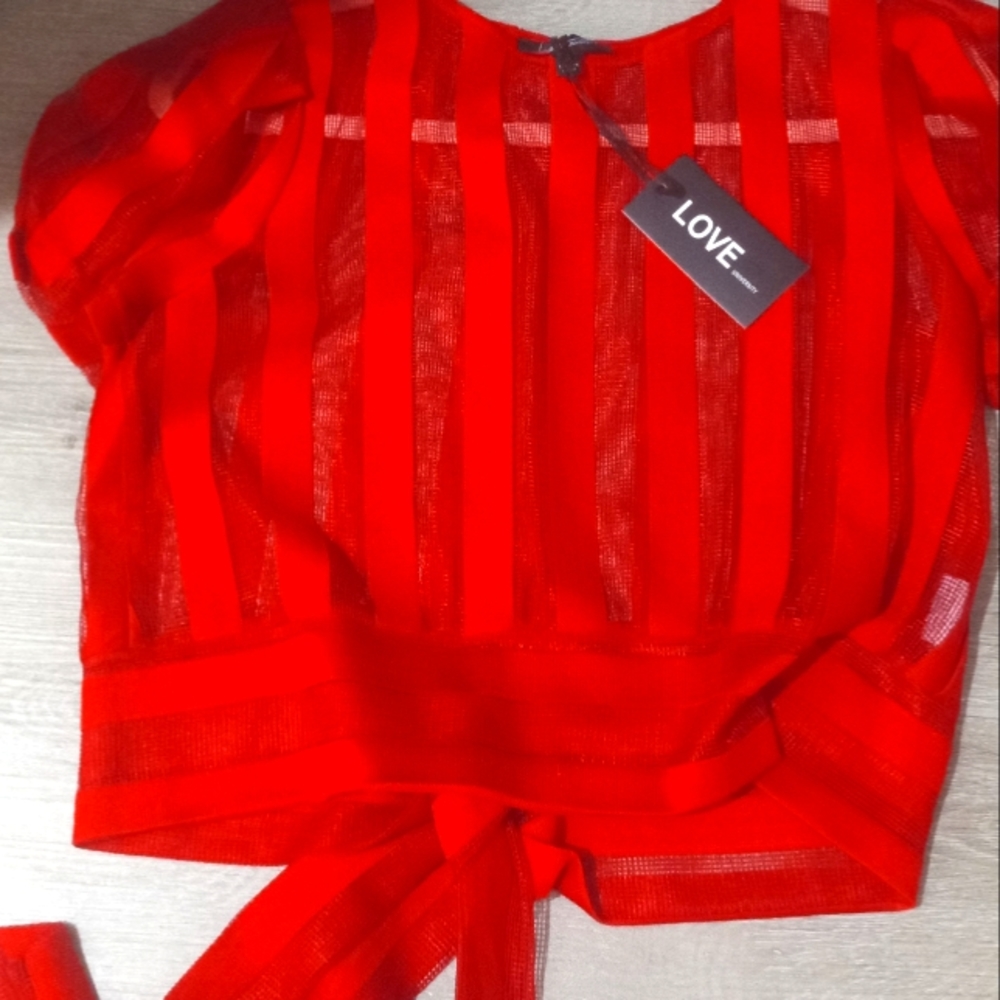 CROPTOP - Picture 2 of 2